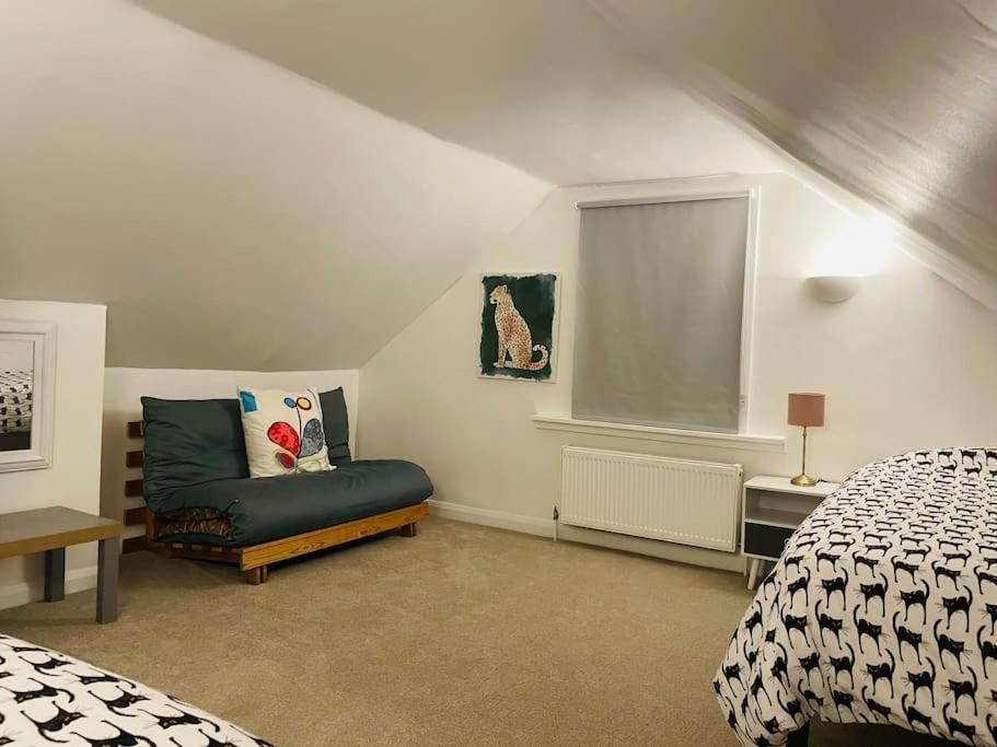 Stylish & Spacious 2 Storey, 3 Bed Apartment Gravesend Exteriör bild