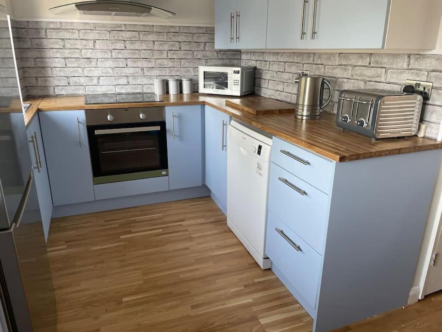 Stylish & Spacious 2 Storey, 3 Bed Apartment Gravesend Exteriör bild