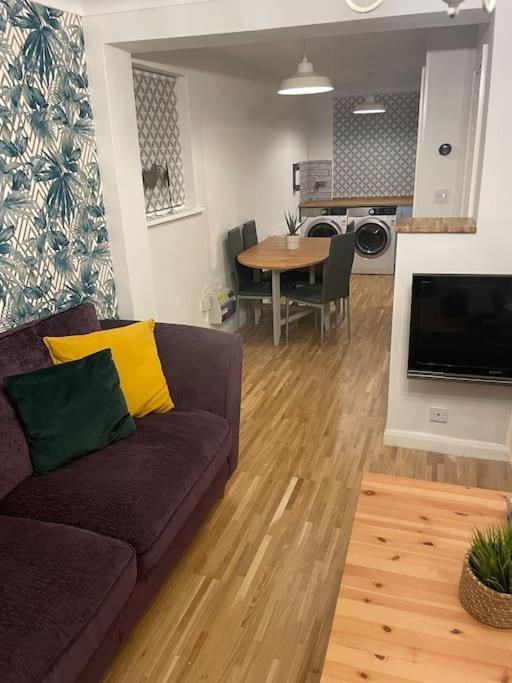 Stylish & Spacious 2 Storey, 3 Bed Apartment Gravesend Exteriör bild