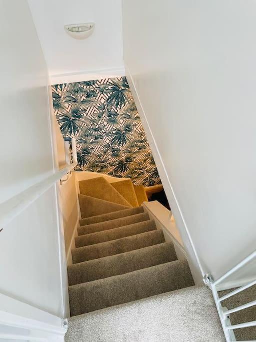 Stylish & Spacious 2 Storey, 3 Bed Apartment Gravesend Exteriör bild